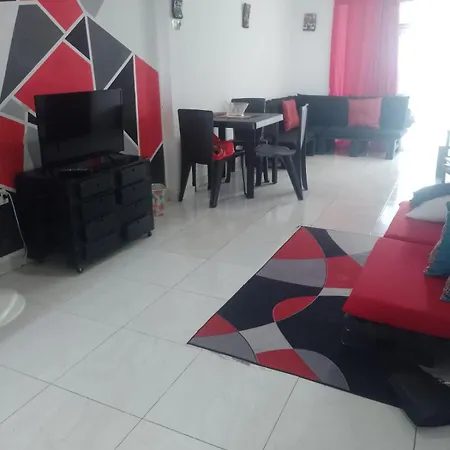 Habitación en casa particular Sarac 1 4to Piso *
